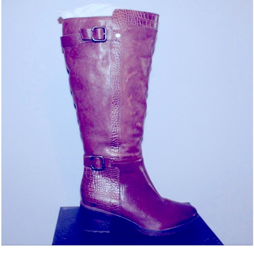 Naturalizer calf height faux croc embossed 2 1/2 inch thick heel 9W